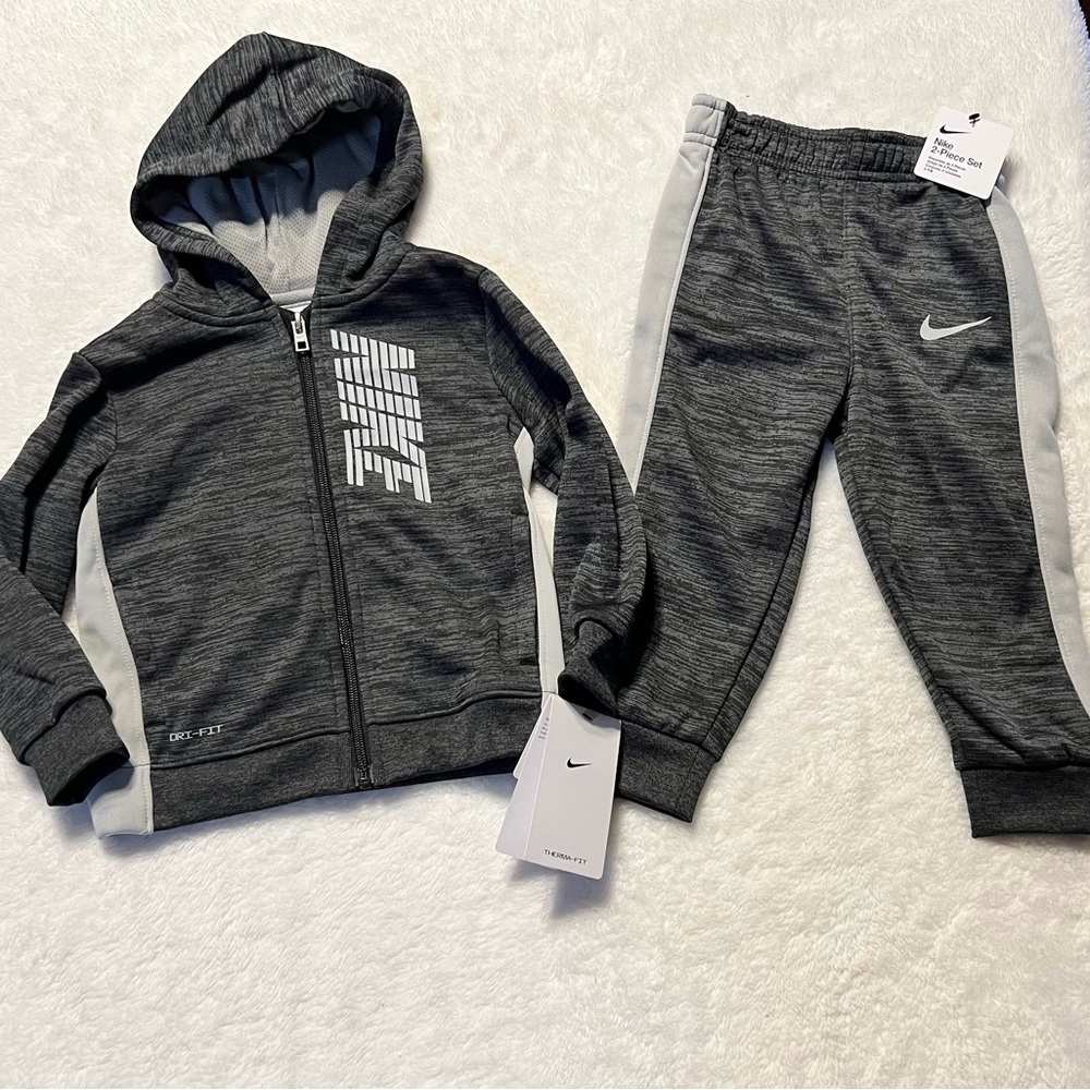 Boys 2 piece Nike Set, Size 24 months, NWT!
